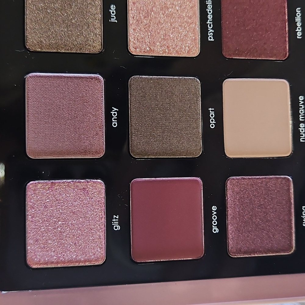 Never Used Natasha Denona Retro Eyeshadow Palette - Picture 6 of 11